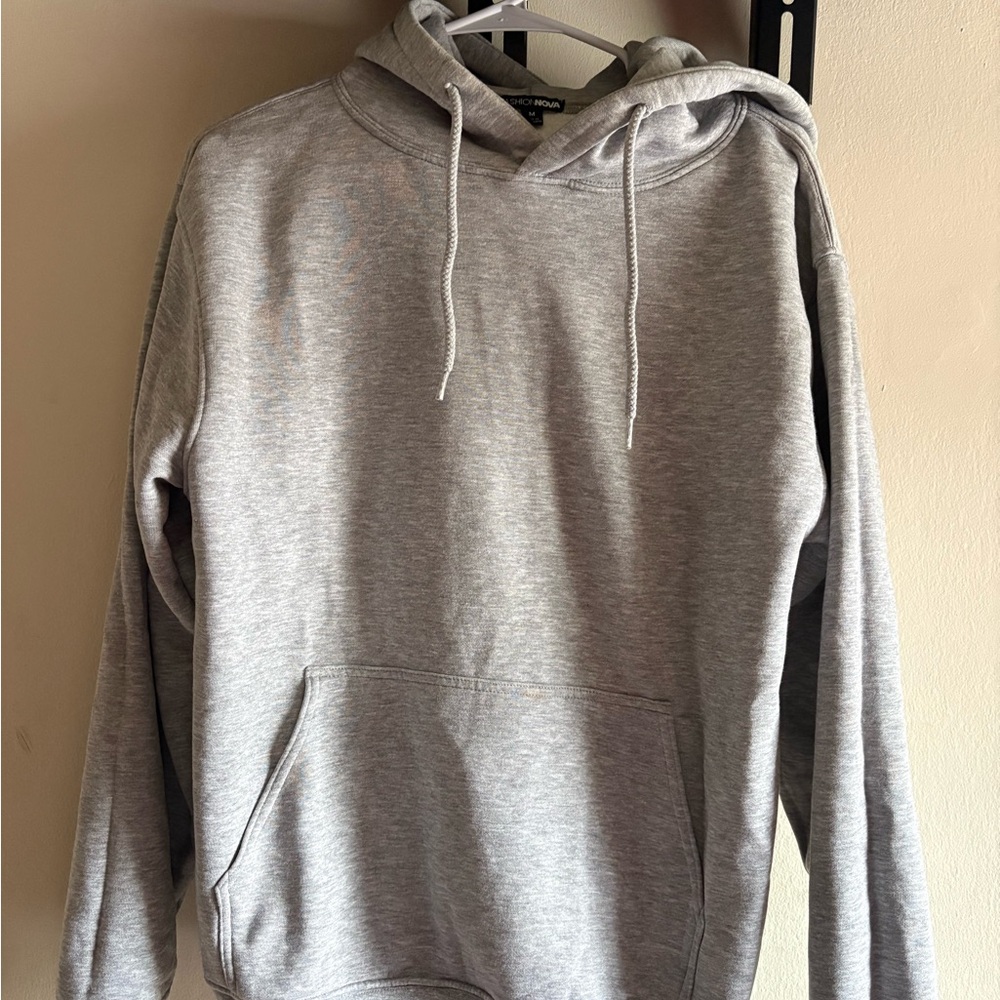 Fashion Nova women’s Light Grey Pullover Hoodie